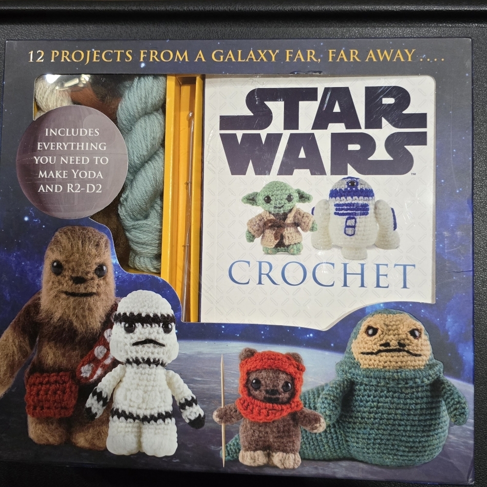 Star Wars Crochet Kit Book – 12 Projects – Yoda R2-D2 Chewbacca NEW